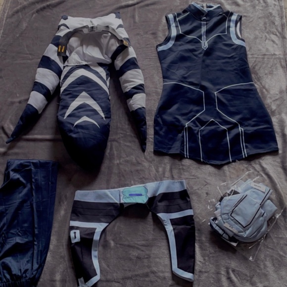 Ashoka Costume - Picture 1 of 1